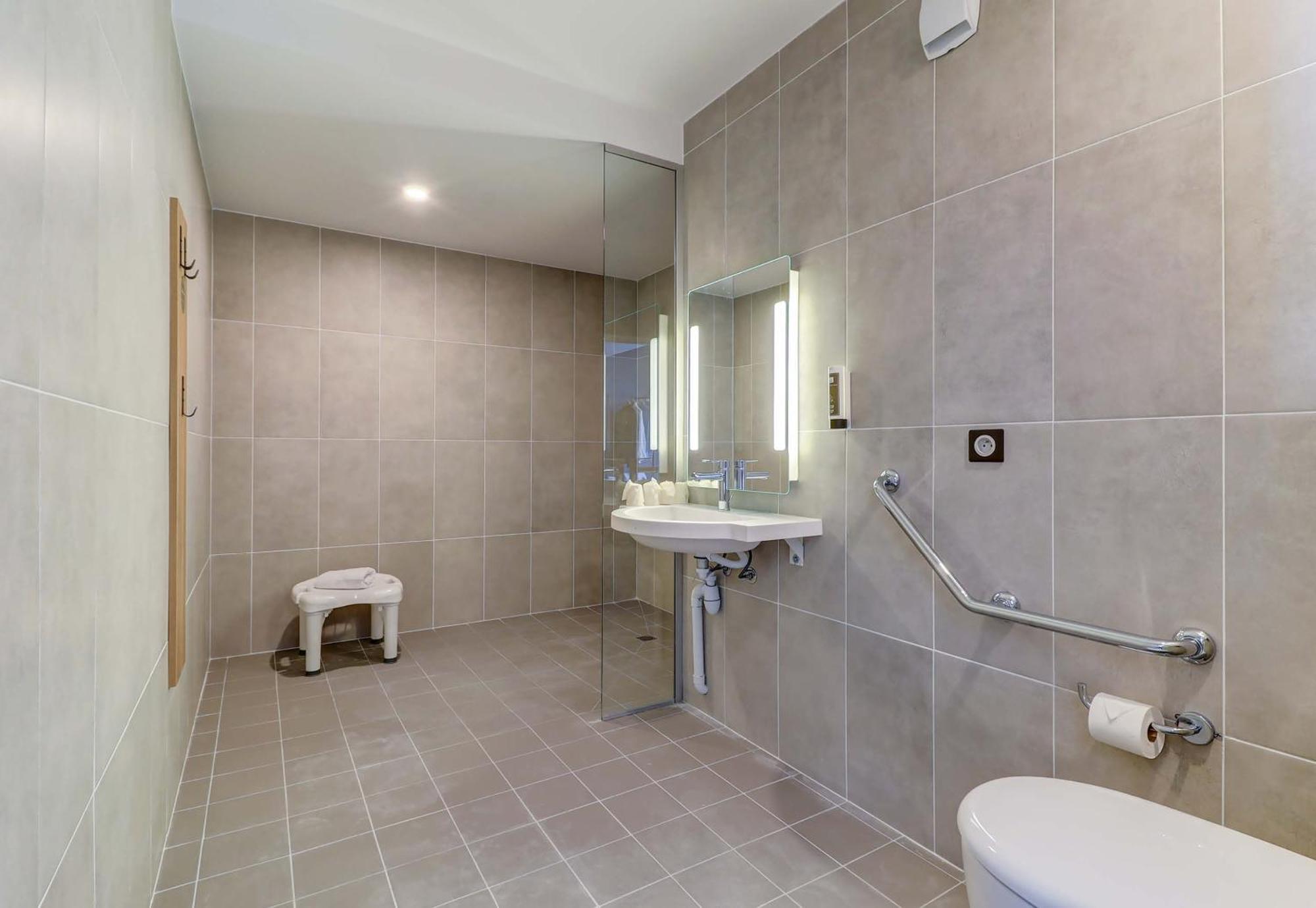 B&B Hotel Dijon Valmy Toison D'Or Exterior photo